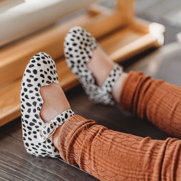 Stylish Toddler Girls Cheetah Print Moccasins - Picture 2 of 2
